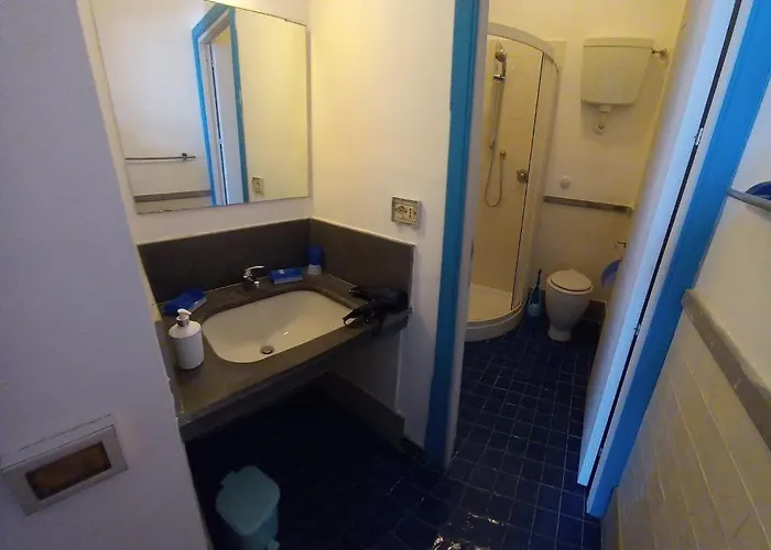 Aparthotel Perla Nera I Dammusi Di Scauri 3*