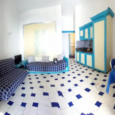 Aparthotel Perla Nera I Dammusi Di Scauri