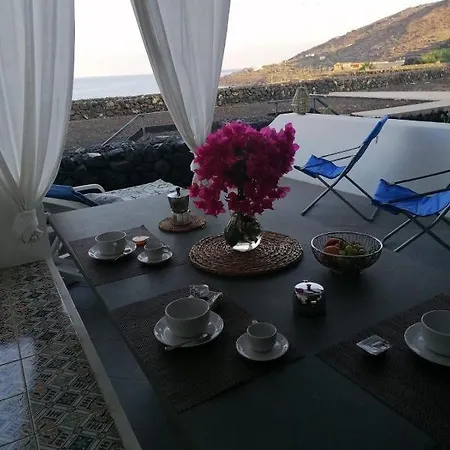 Perla Nera I Dammusi Di Scauri 3* Siba