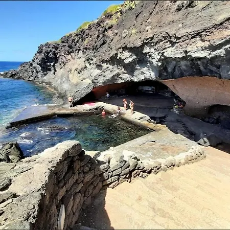 Perla Nera I Dammusi Di Scauri Aparthotel 3*